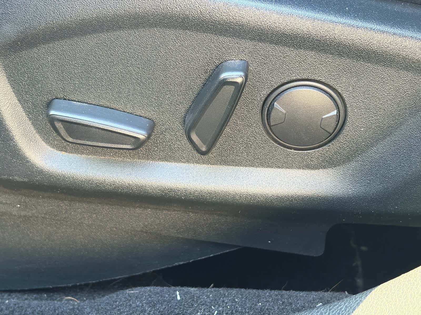 Thumbnail: 2019 Ford Explorer - 6