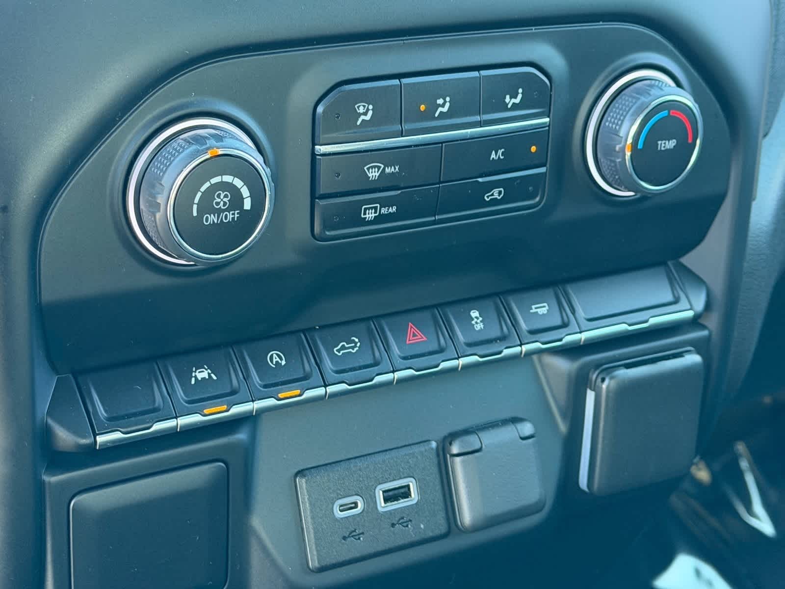 Thumbnail: 2022 Chevrolet Silverado 1500 - 26