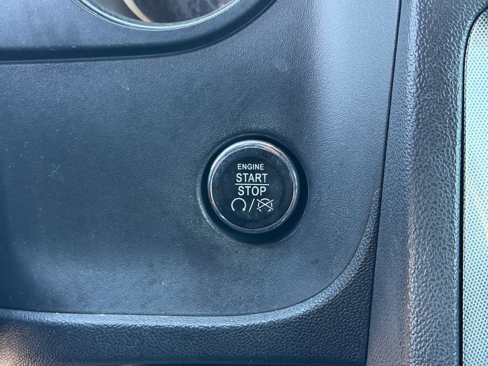 Thumbnail: 2011 Dodge Challenger - 27