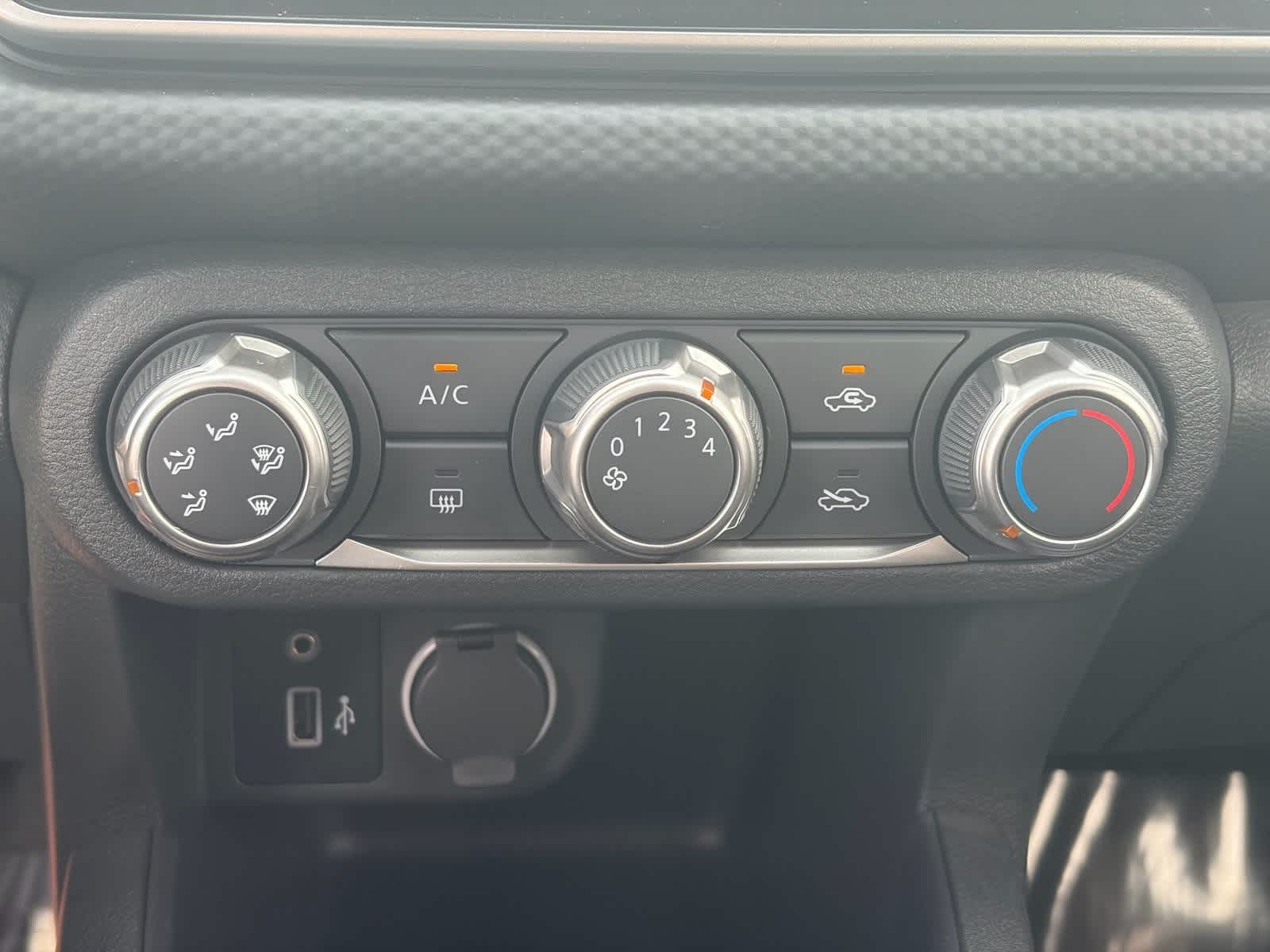 Thumbnail: 2025 Nissan Kicks - 23