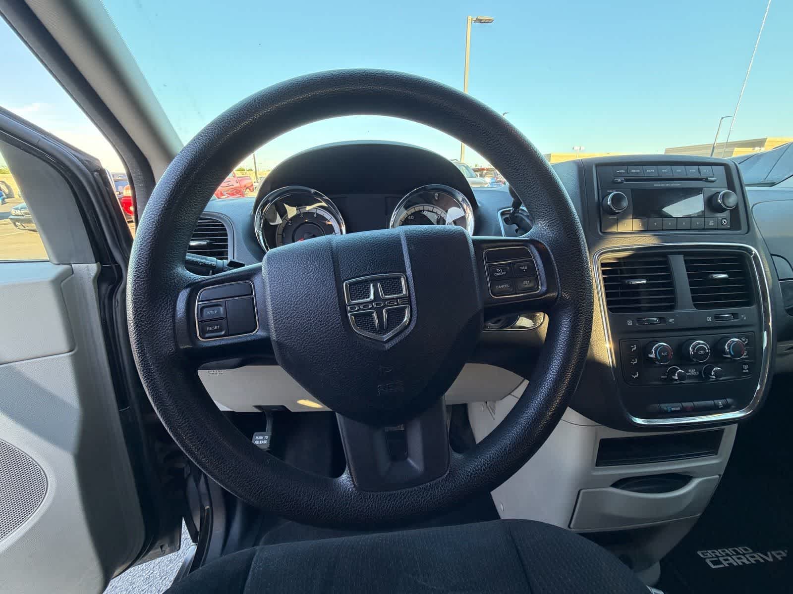 Thumbnail: 2015 Dodge Grand Caravan - 11