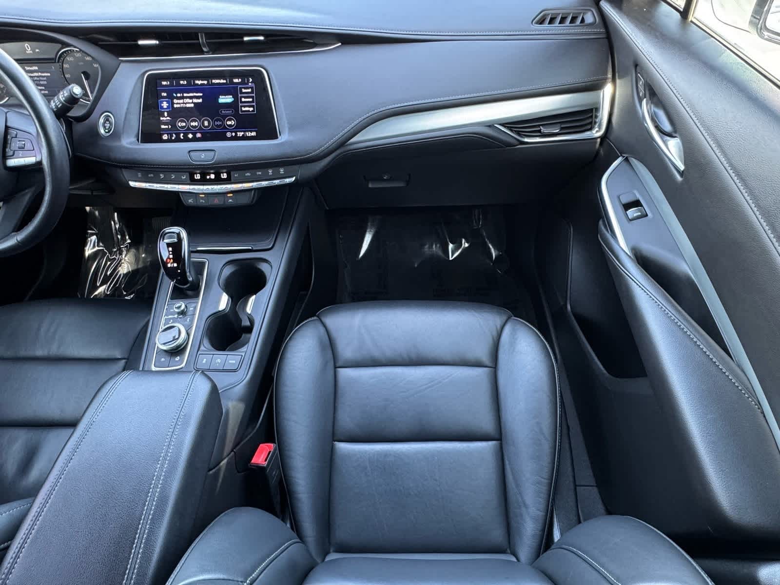 Thumbnail: 2022 Cadillac XT4 - 14