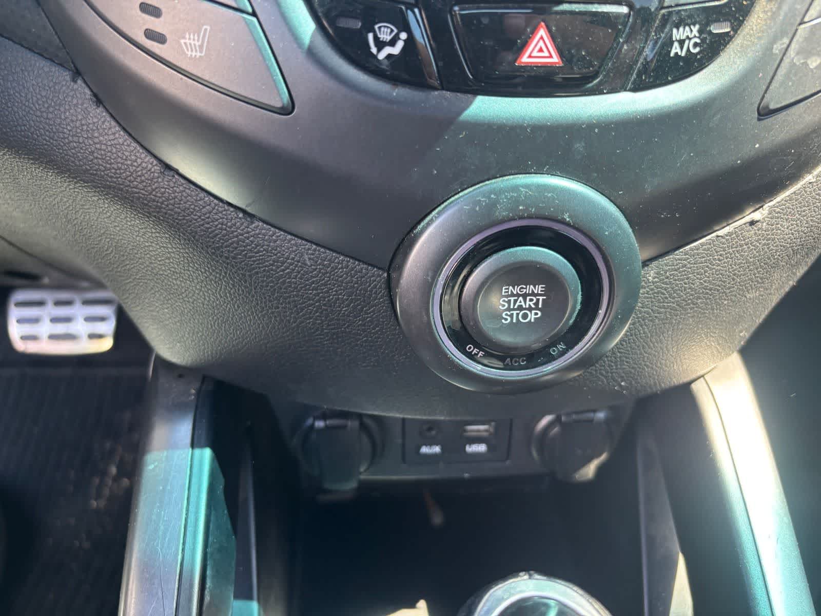 Thumbnail: 2017 Hyundai Veloster - 14