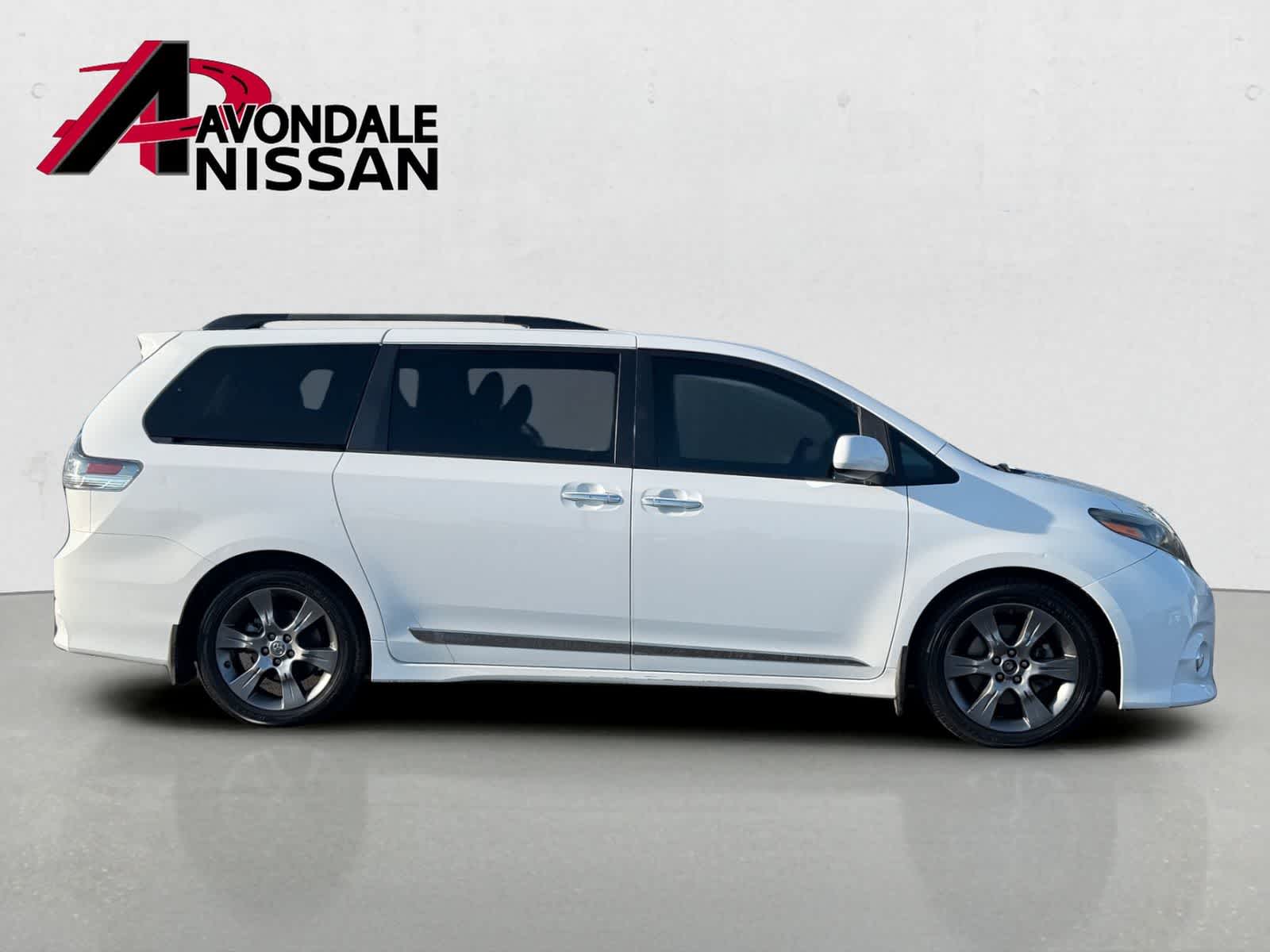 Thumbnail: 2015 Toyota Sienna - 7
