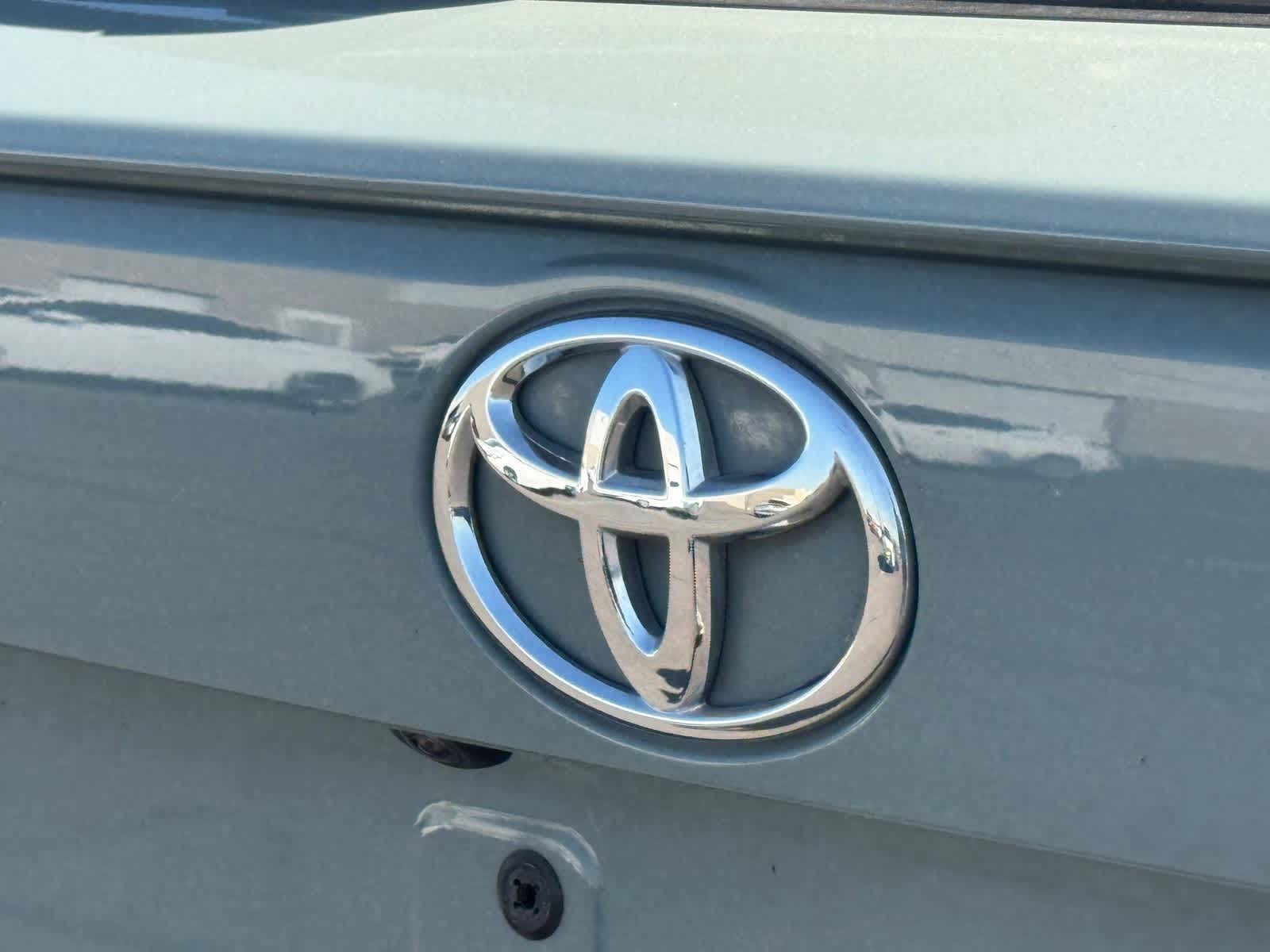 Thumbnail: 2020 Toyota RAV4 - 8