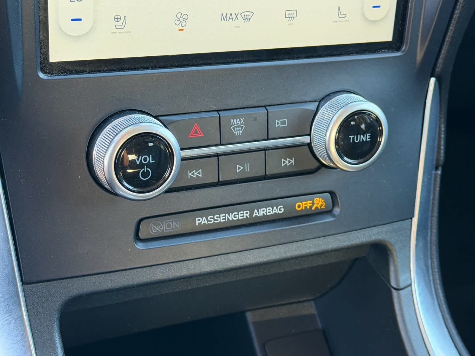 Thumbnail: 2022 Ford Edge - 22