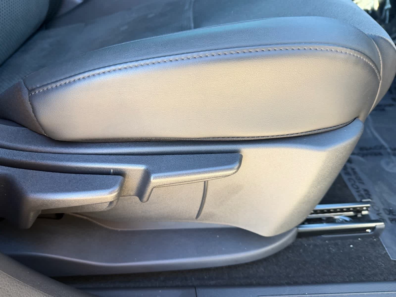 Thumbnail: 2025 Nissan Ariya - 14