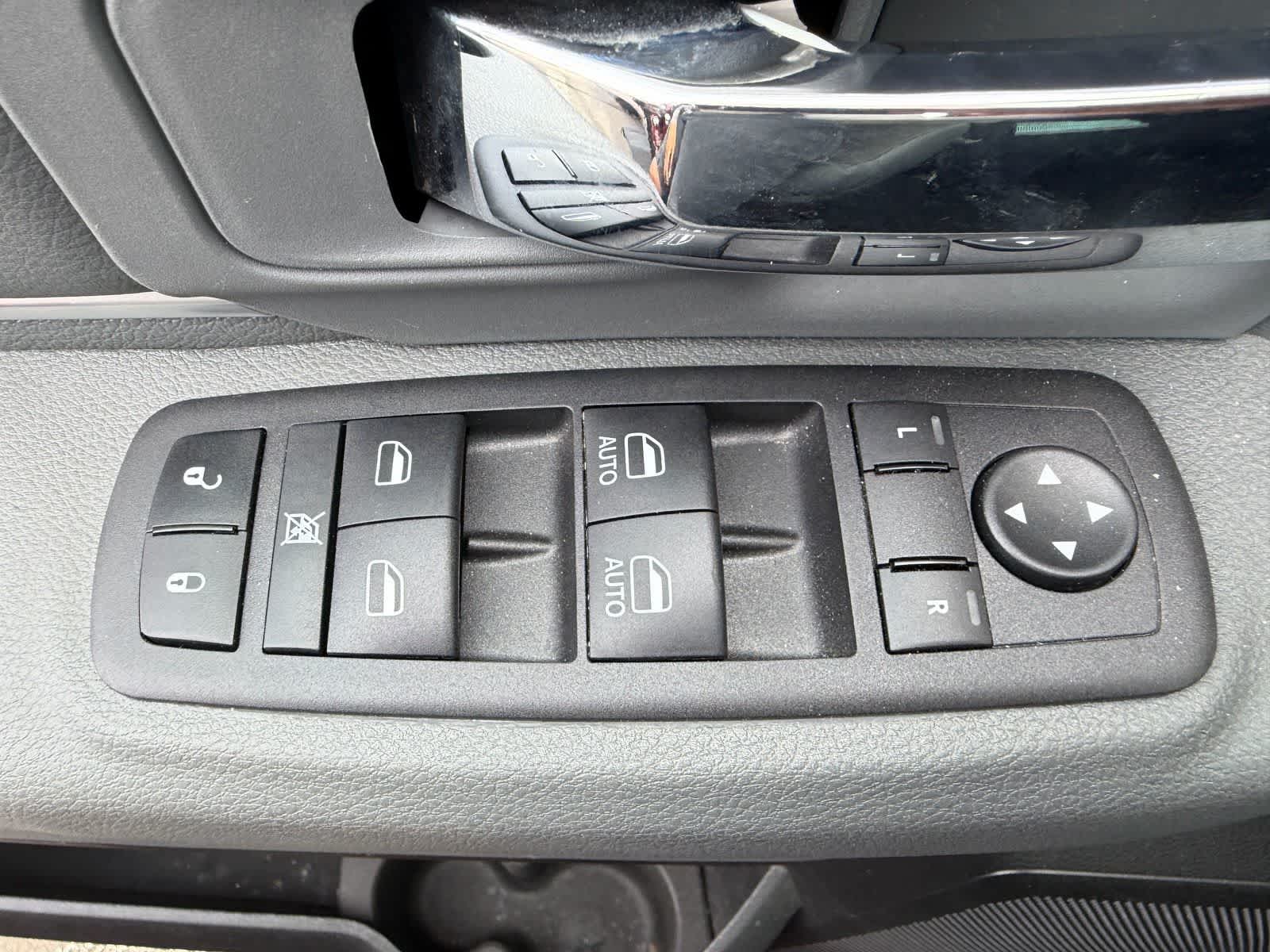Thumbnail: 2019 RAM 1500 Classic - 7