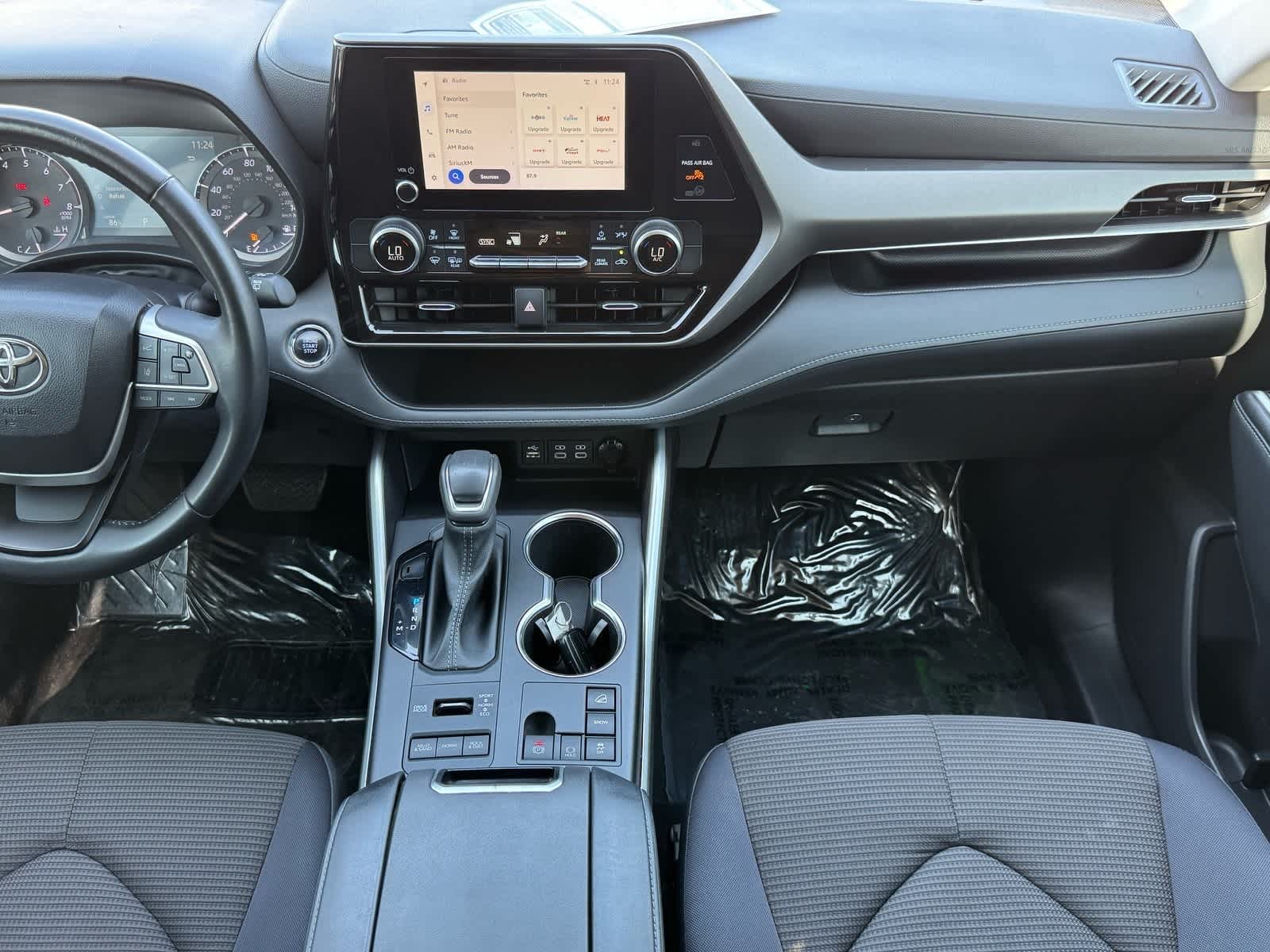 Thumbnail: 2023 Toyota Highlander - 13