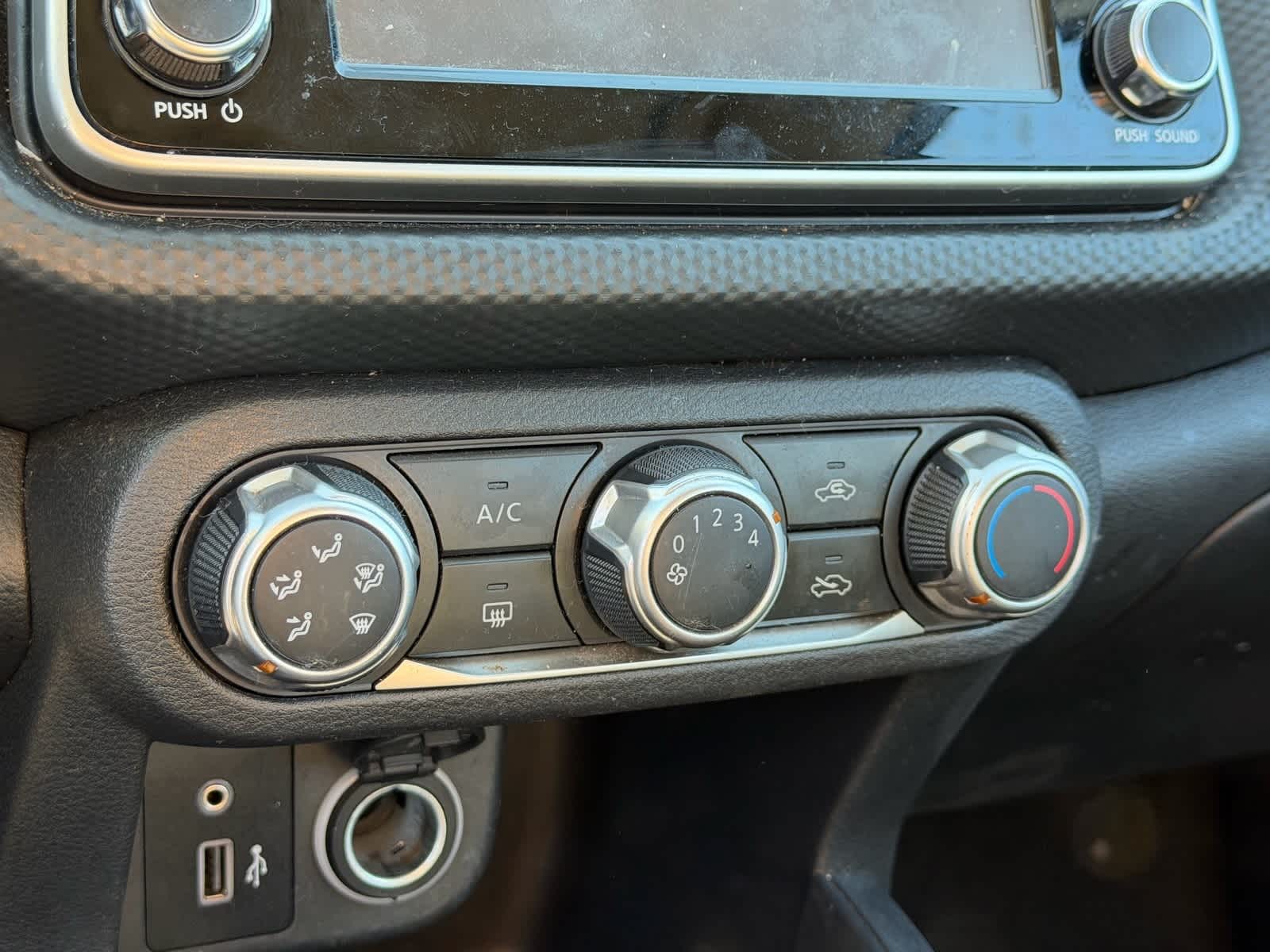 Thumbnail: 2021 Nissan Kicks - 9