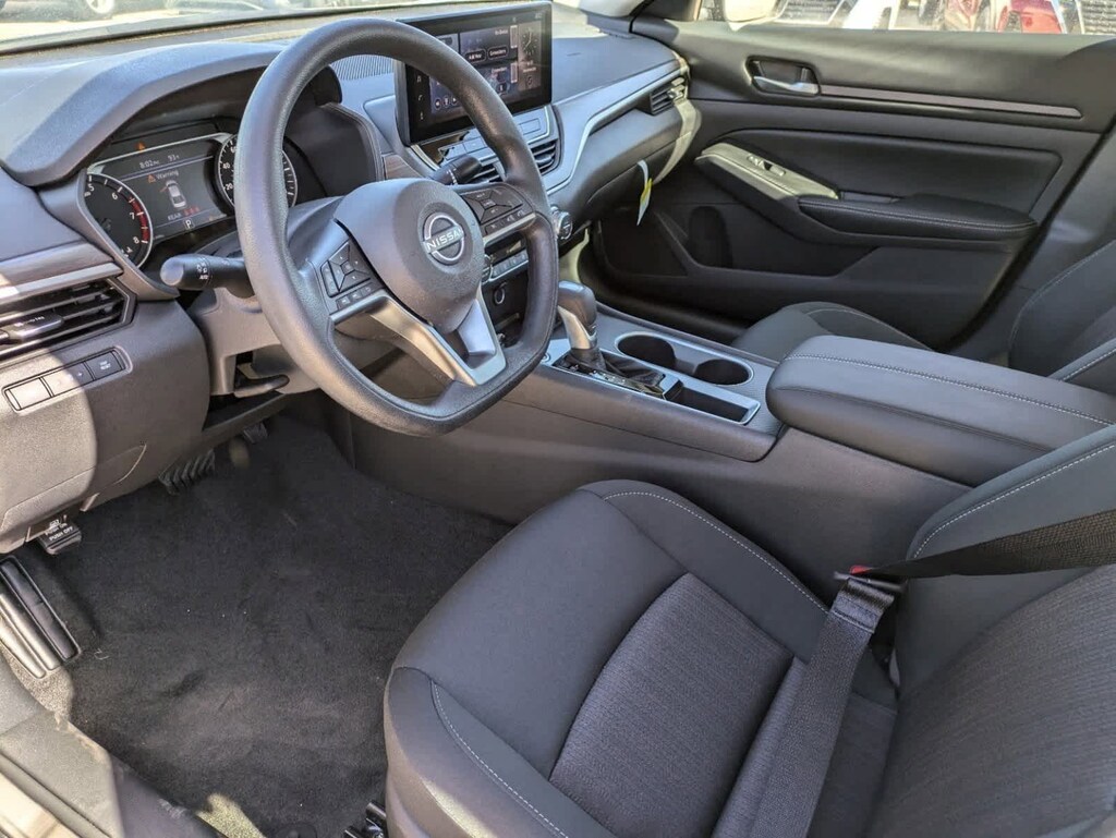 New 2025 Nissan Altima SV Sedan