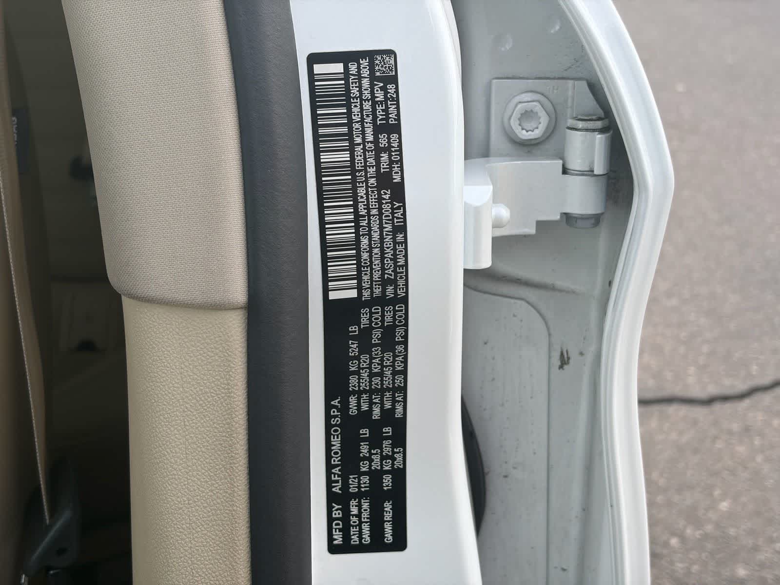 Thumbnail: 2021 Alfa Romeo Stelvio - 28