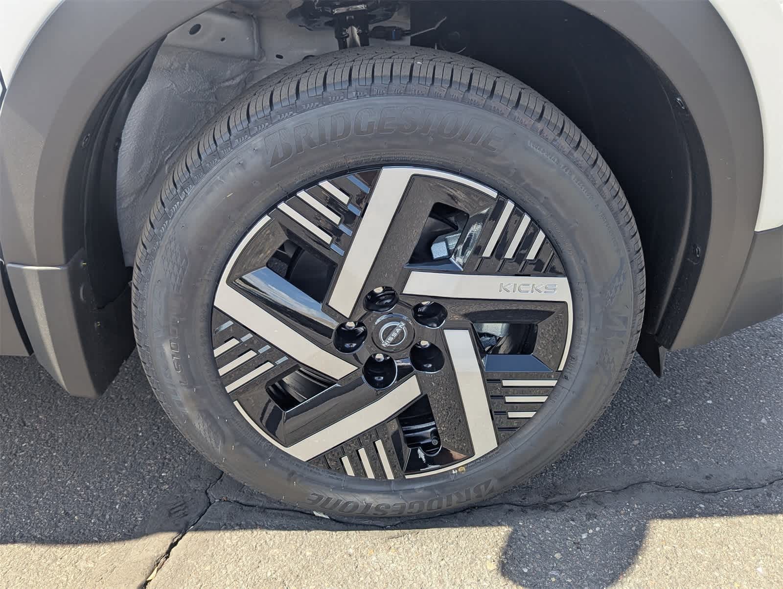 Thumbnail: 2026 Nissan Kicks - 10