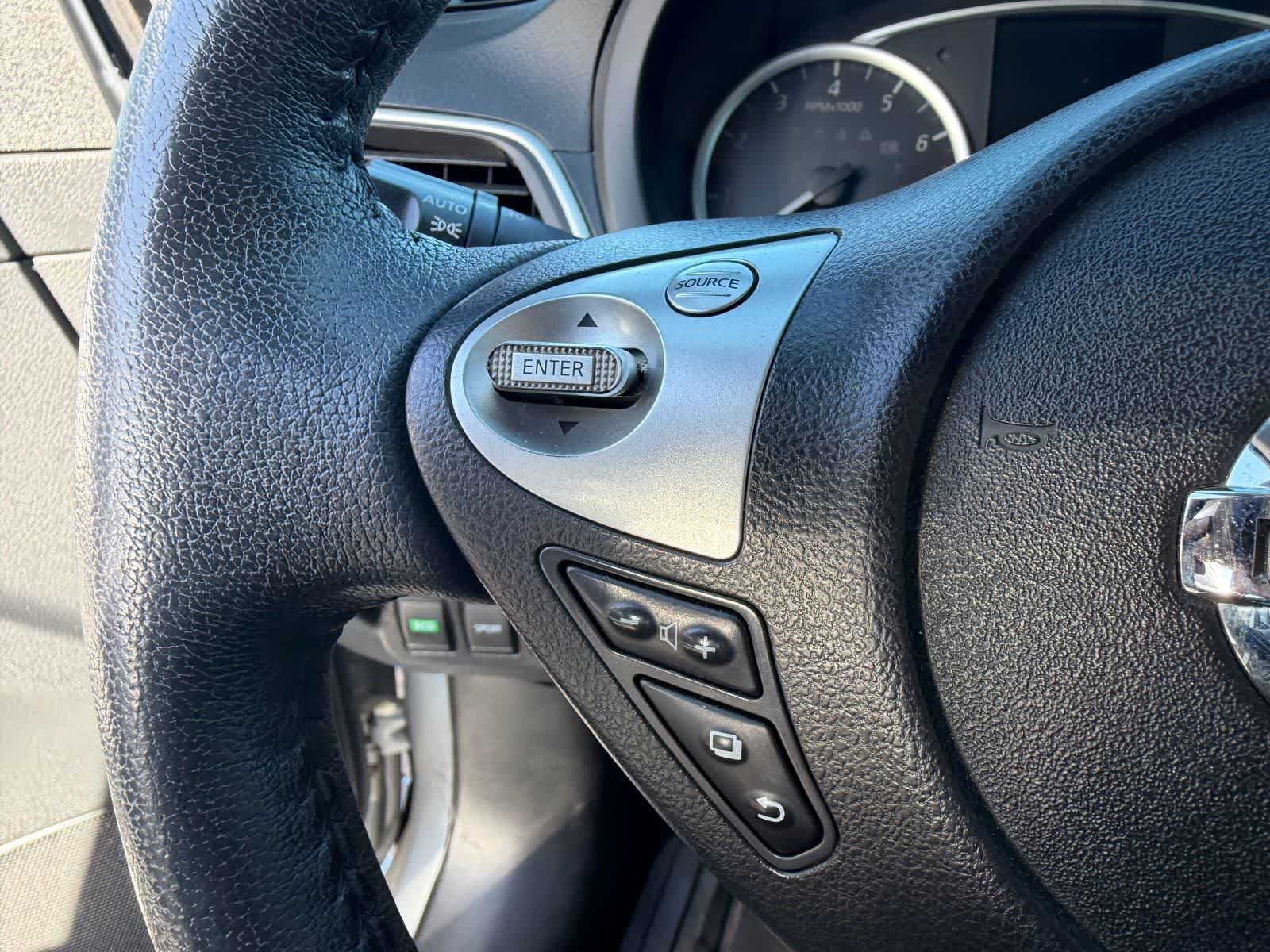 Thumbnail: 2017 Nissan Sentra - 10