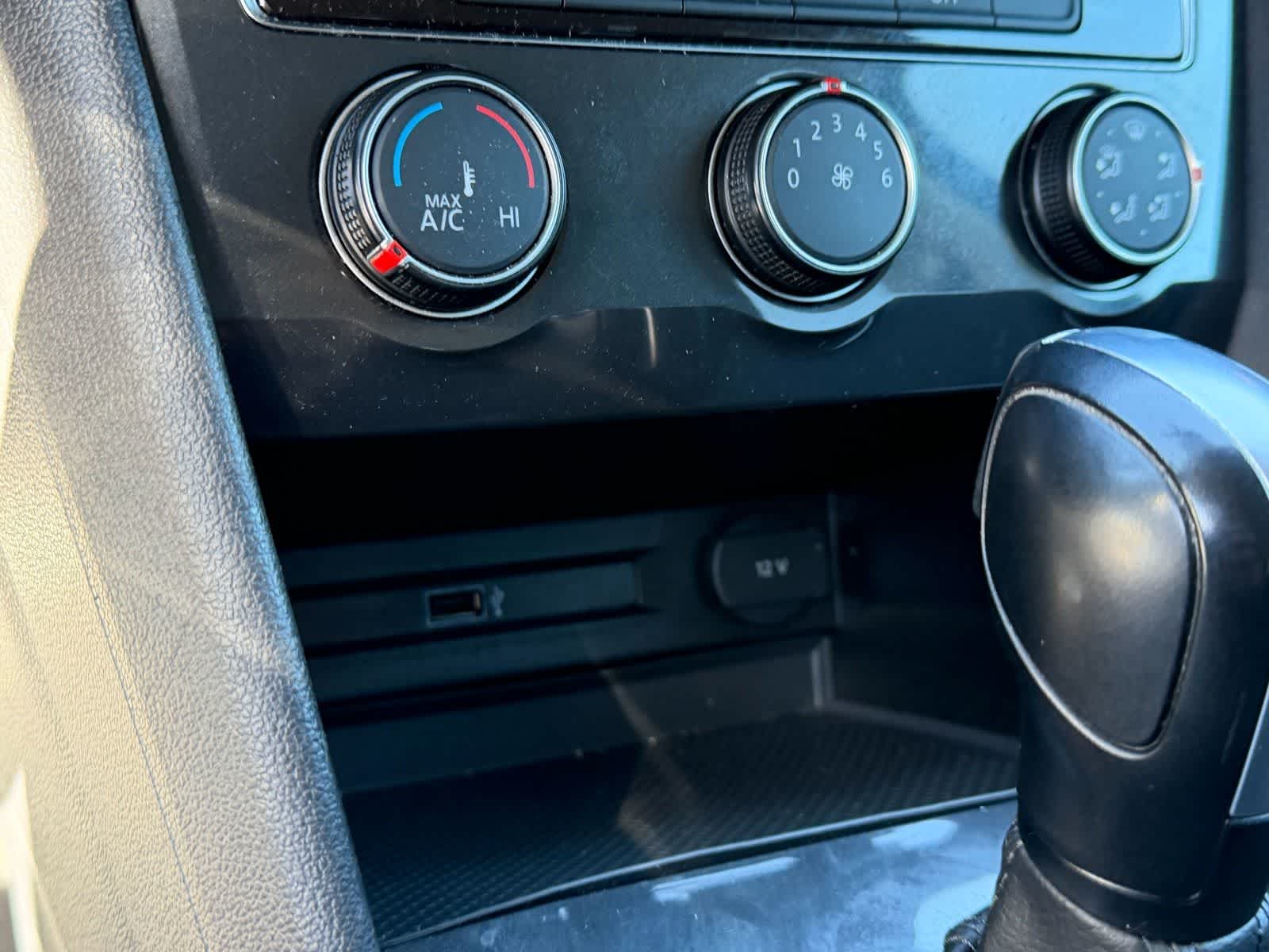 Thumbnail: 2018 Volkswagen Tiguan - 8