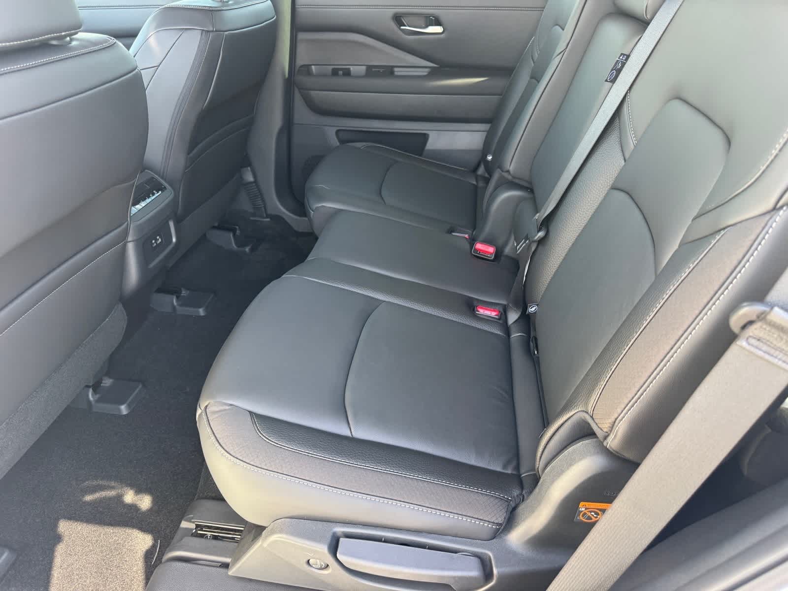 Thumbnail: 2025 Nissan Pathfinder - 10