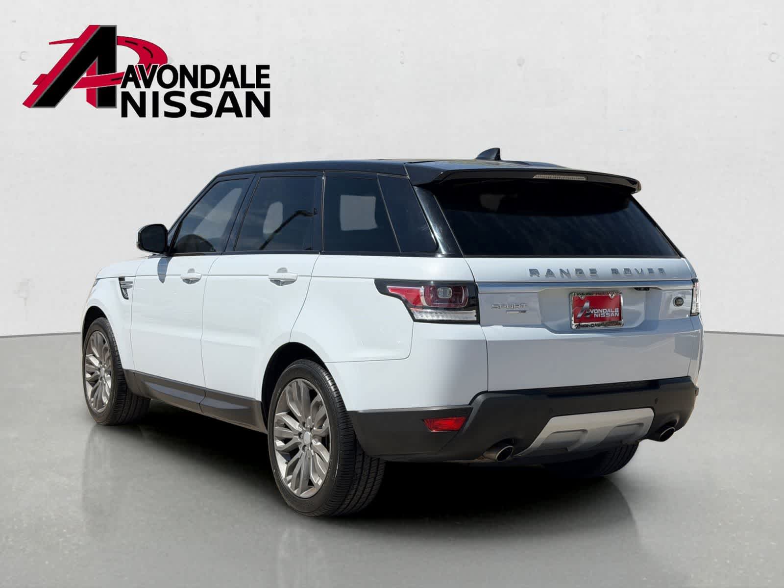Thumbnail: 2017 Land Rover Range Rover Sport - 3