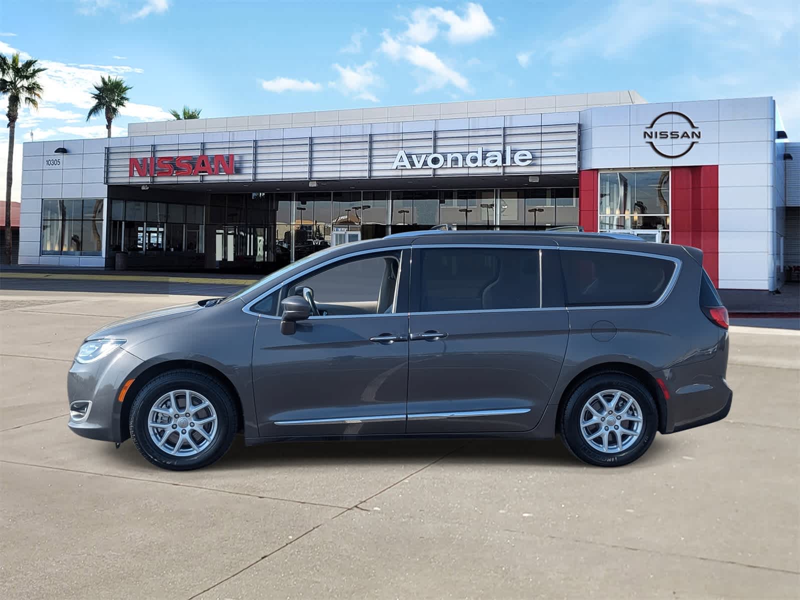 Thumbnail: 2020 Chrysler Pacifica - 3