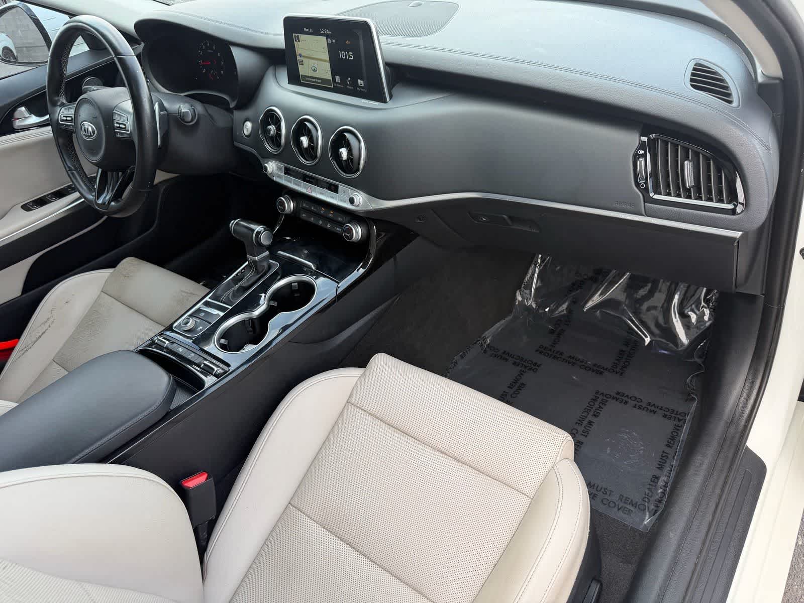 Thumbnail: 2019 Kia Stinger - 11