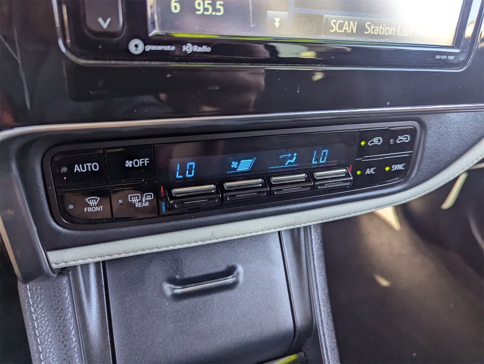 Thumbnail: 2017 Toyota Corolla iM - 28