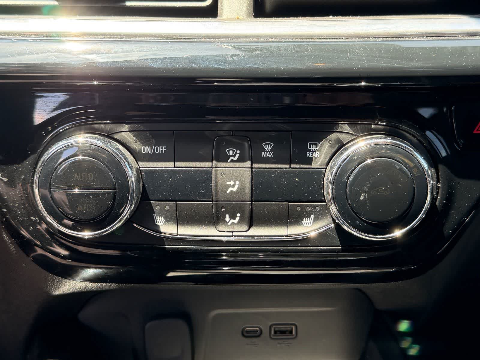 Thumbnail: 2024 Chevrolet Trax - 10