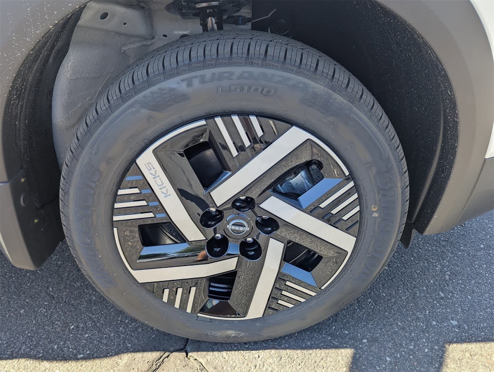 Thumbnail: 2026 Nissan Kicks - 10