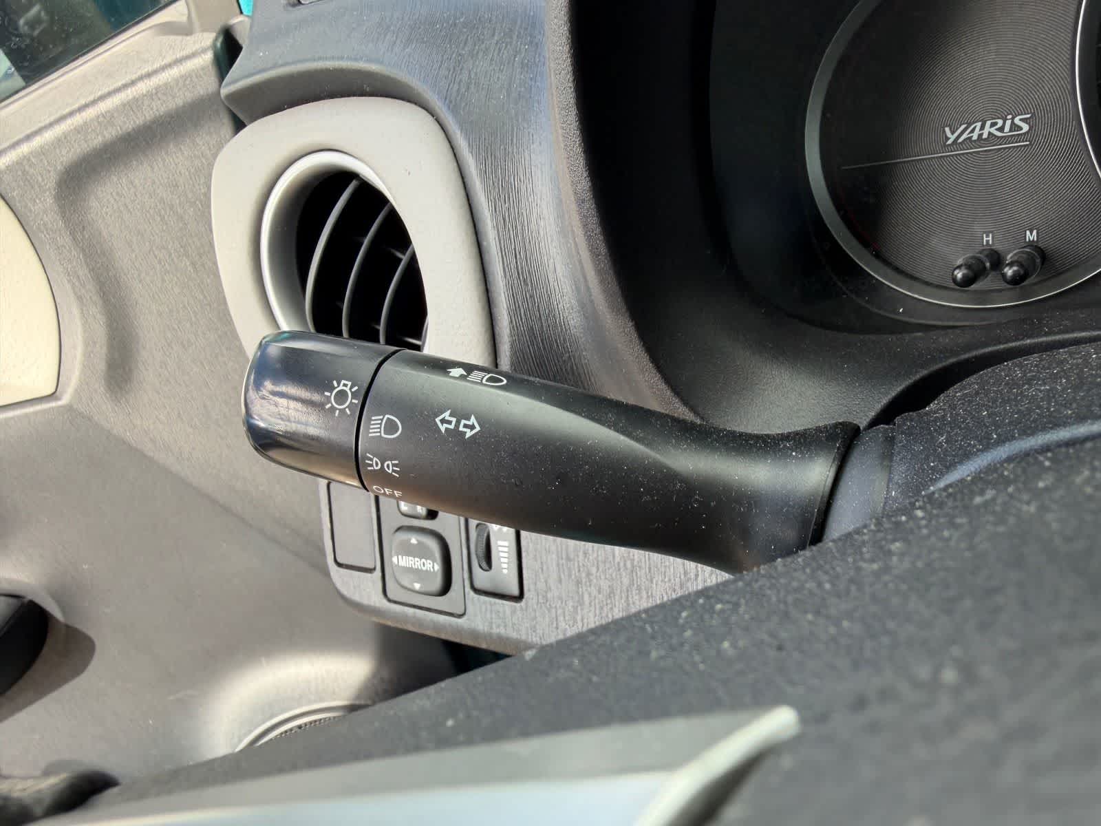 Thumbnail: 2012 Toyota Yaris - 11