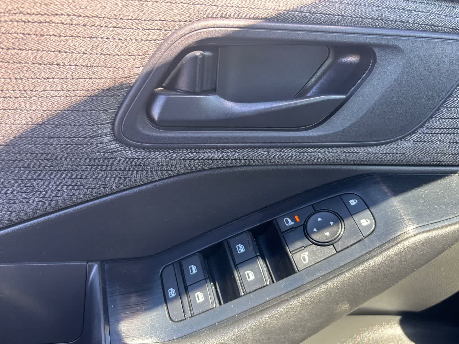 Thumbnail: 2023 Nissan Rogue - 19