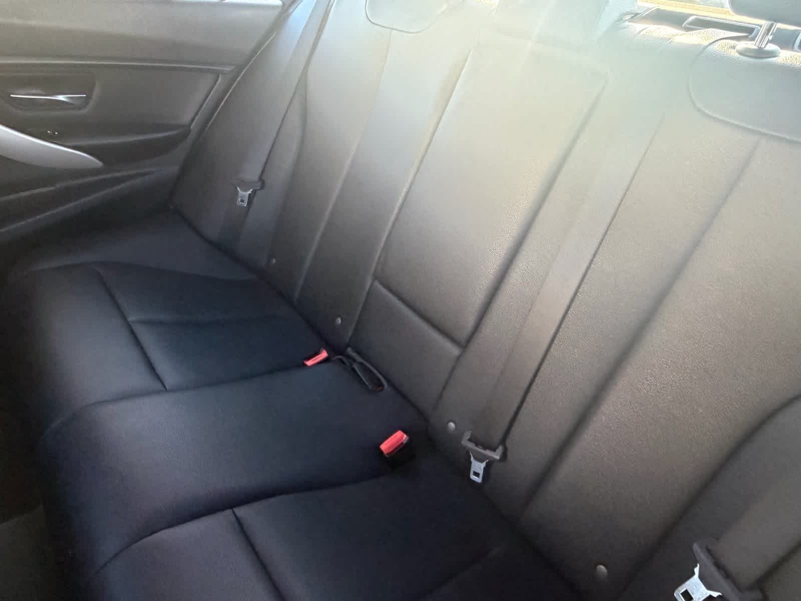 Thumbnail: 2016 BMW 3 Series - 9