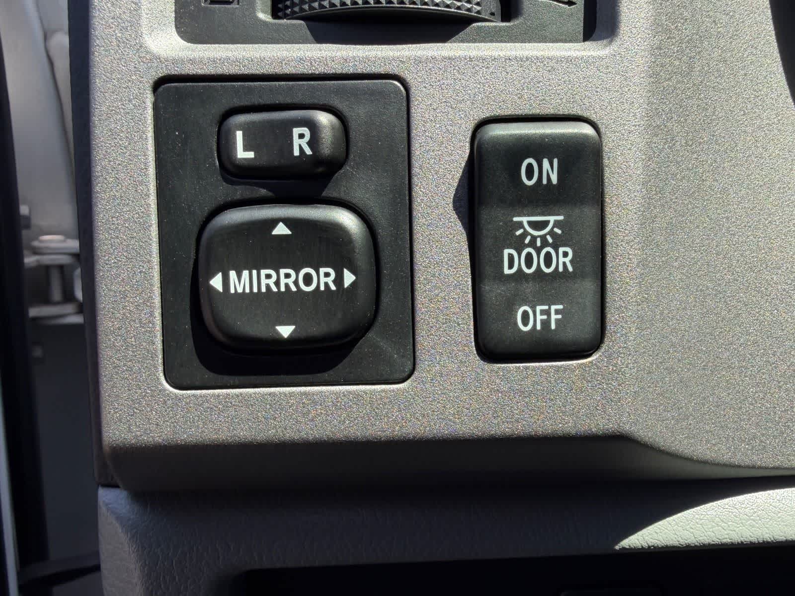 Thumbnail: 2013 Toyota Tundra - 16