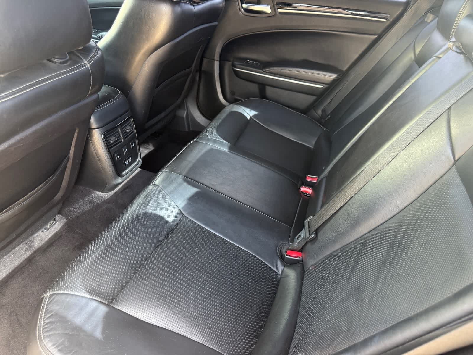 Thumbnail: 2018 Chrysler 300 - 25