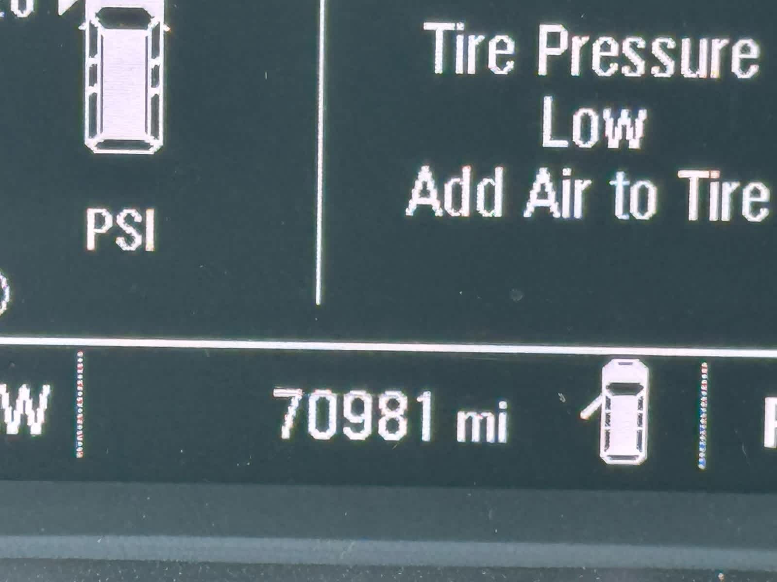 Thumbnail: 2023 Chevrolet Traverse - 18