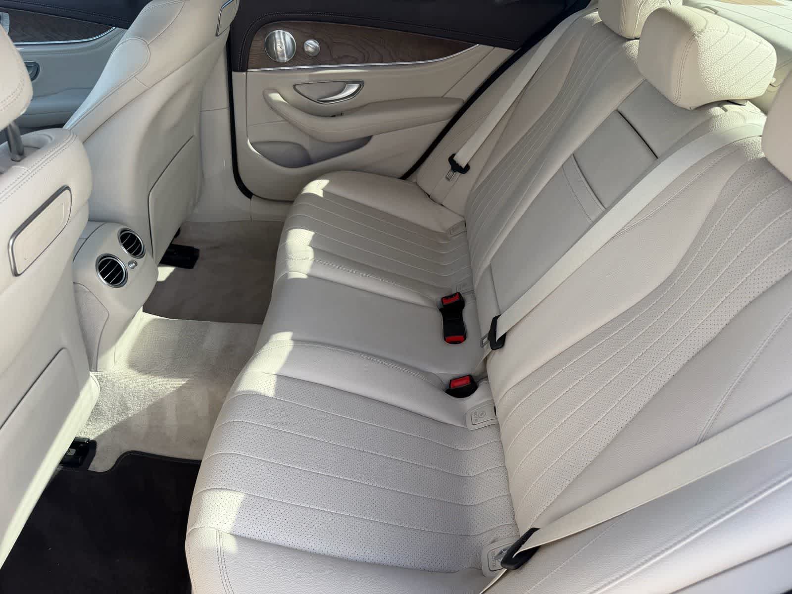 Thumbnail: 2018 Mercedes-Benz E-Class - 28