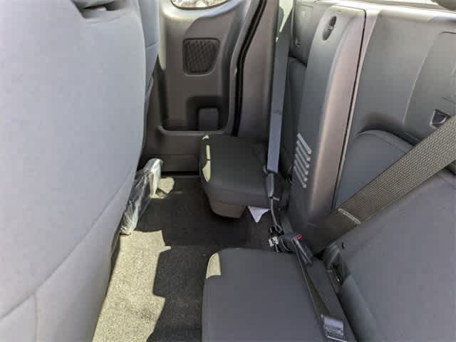 Thumbnail: 2024 Nissan Frontier - 16