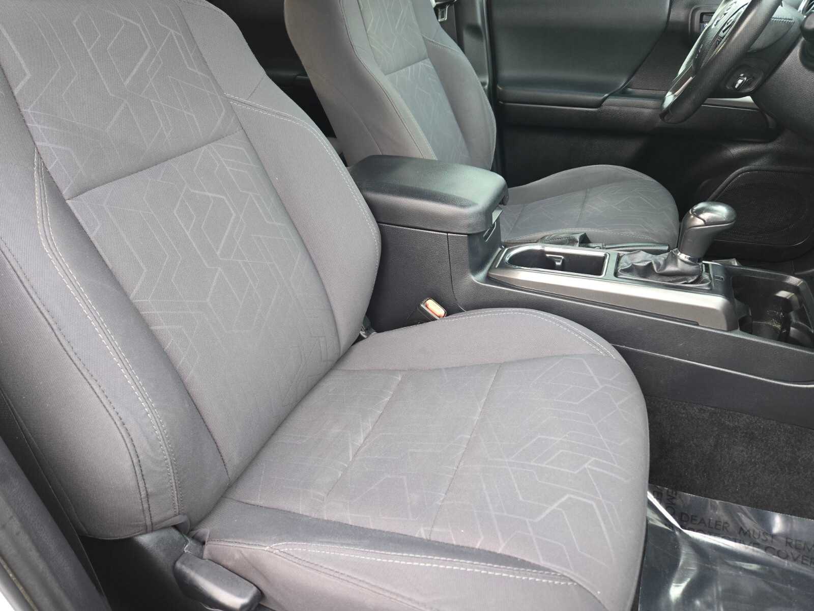 Thumbnail: 2017 Toyota Tacoma - 11