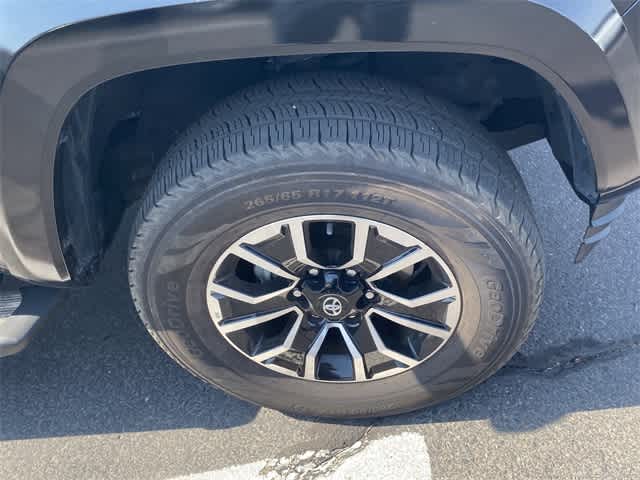 Thumbnail: 2022 Toyota Tacoma - 8