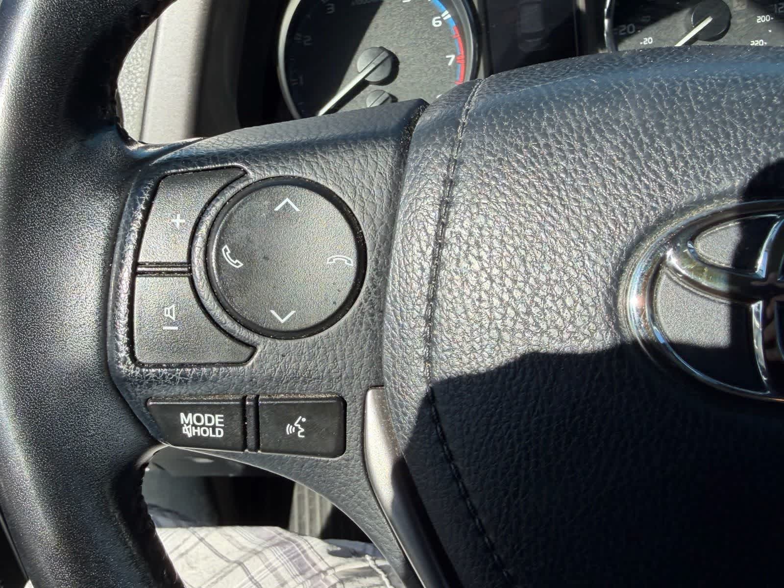 Thumbnail: 2018 Toyota RAV4 - 16