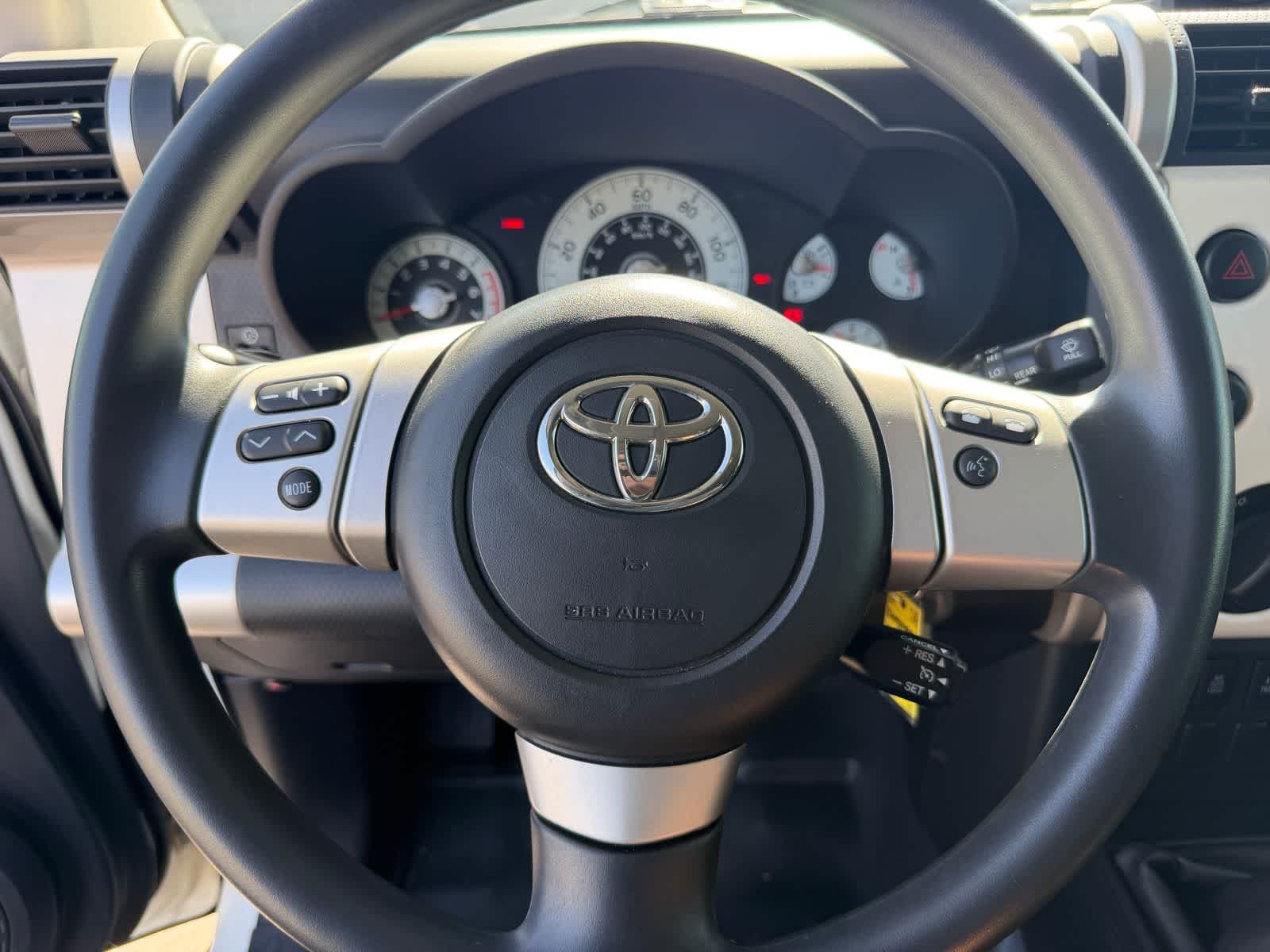 Thumbnail: 2014 Toyota FJ Cruiser - 16