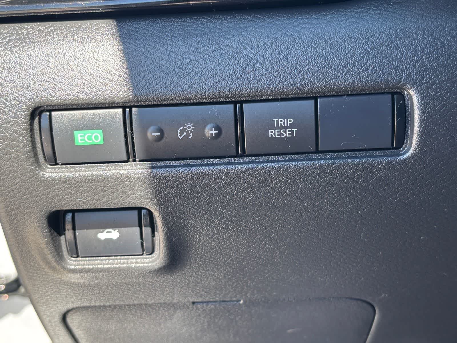 Thumbnail: 2023 Nissan Sentra - 25