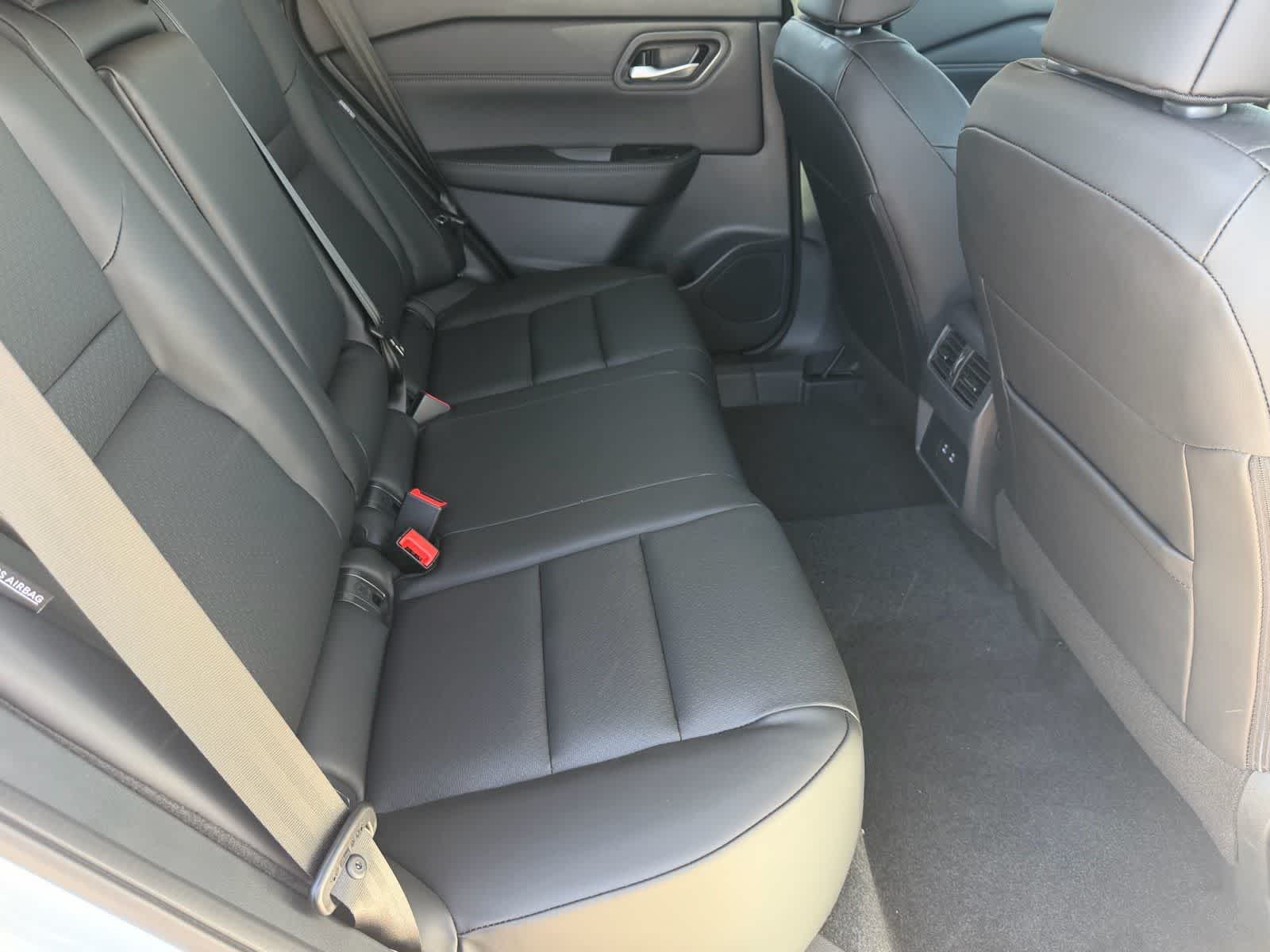 Thumbnail: 2026 Nissan Rogue - 14