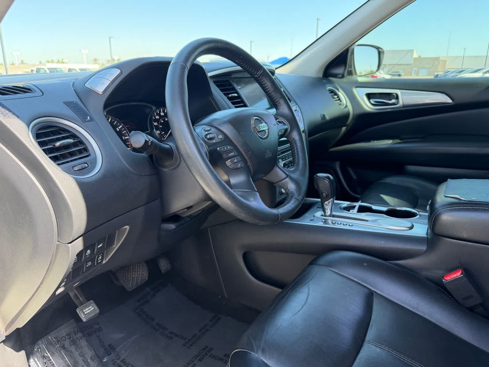 Thumbnail: 2019 Nissan Pathfinder - 2