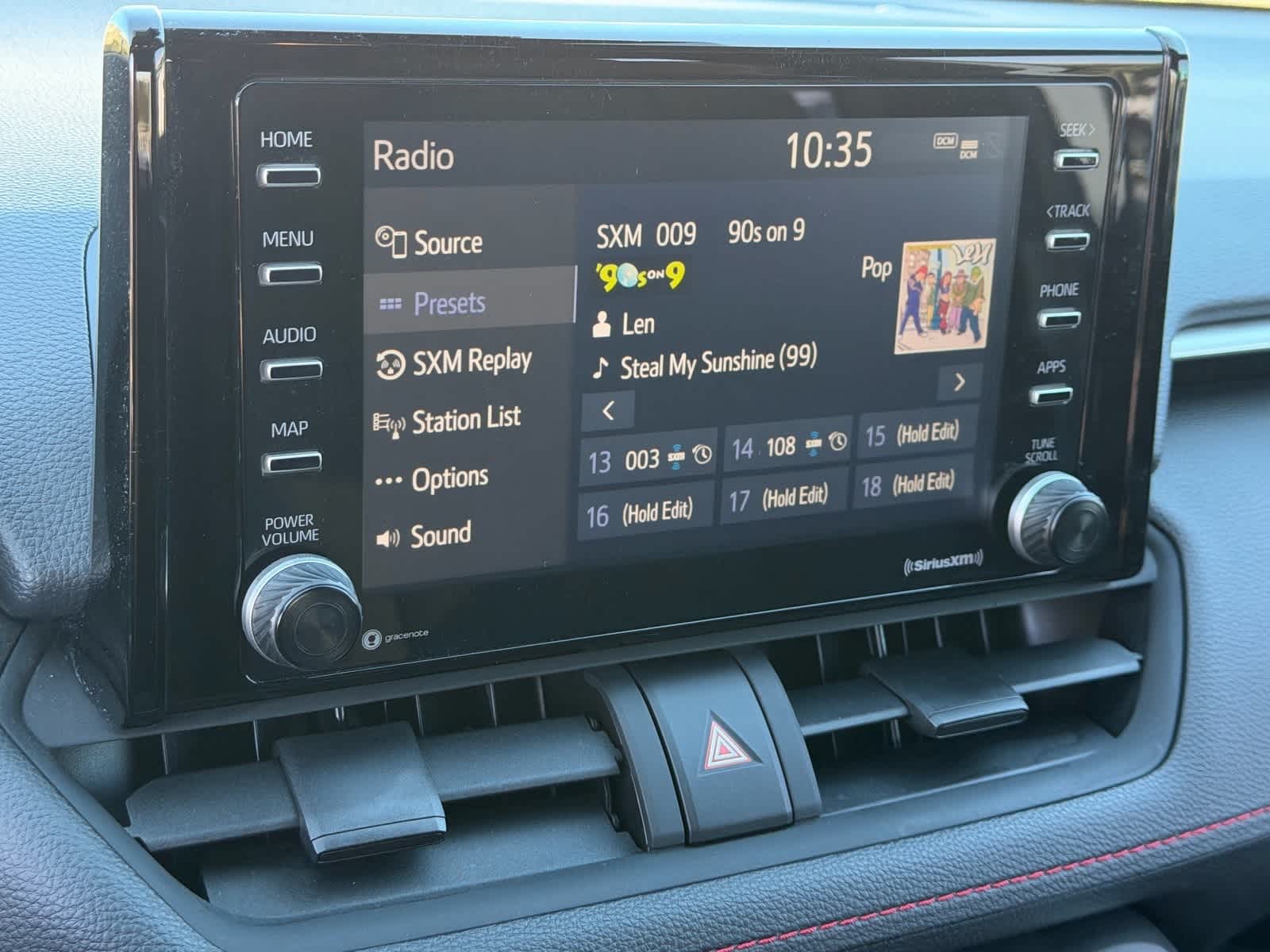 Thumbnail: 2022 Toyota RAV4 - 25