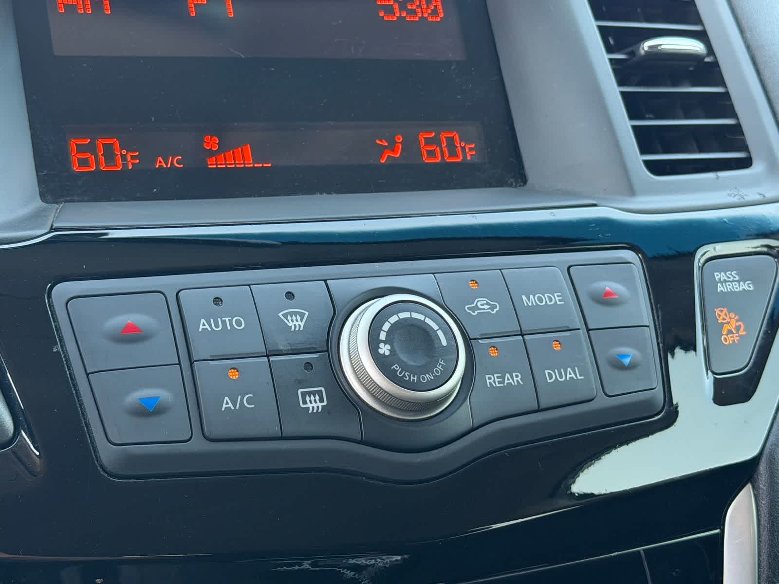 Thumbnail: 2015 Nissan Pathfinder - 27