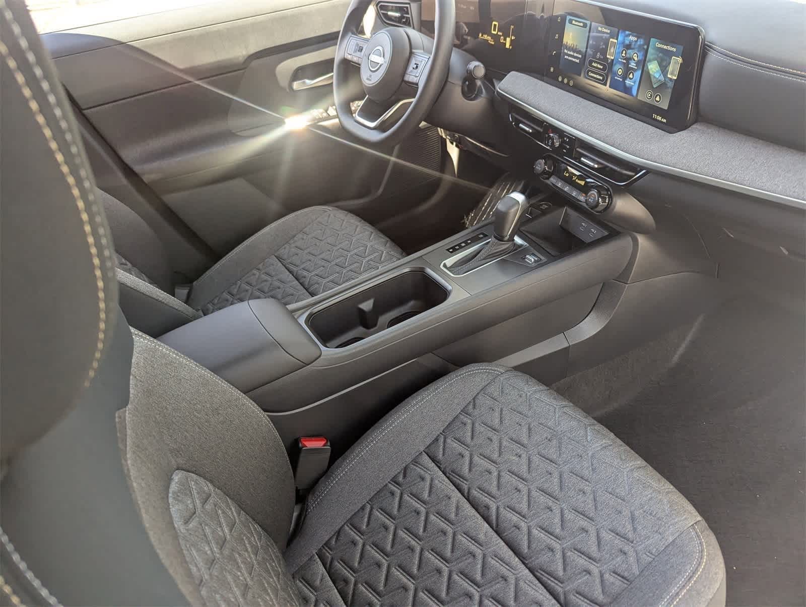 Thumbnail: 2026 Nissan Kicks - 14