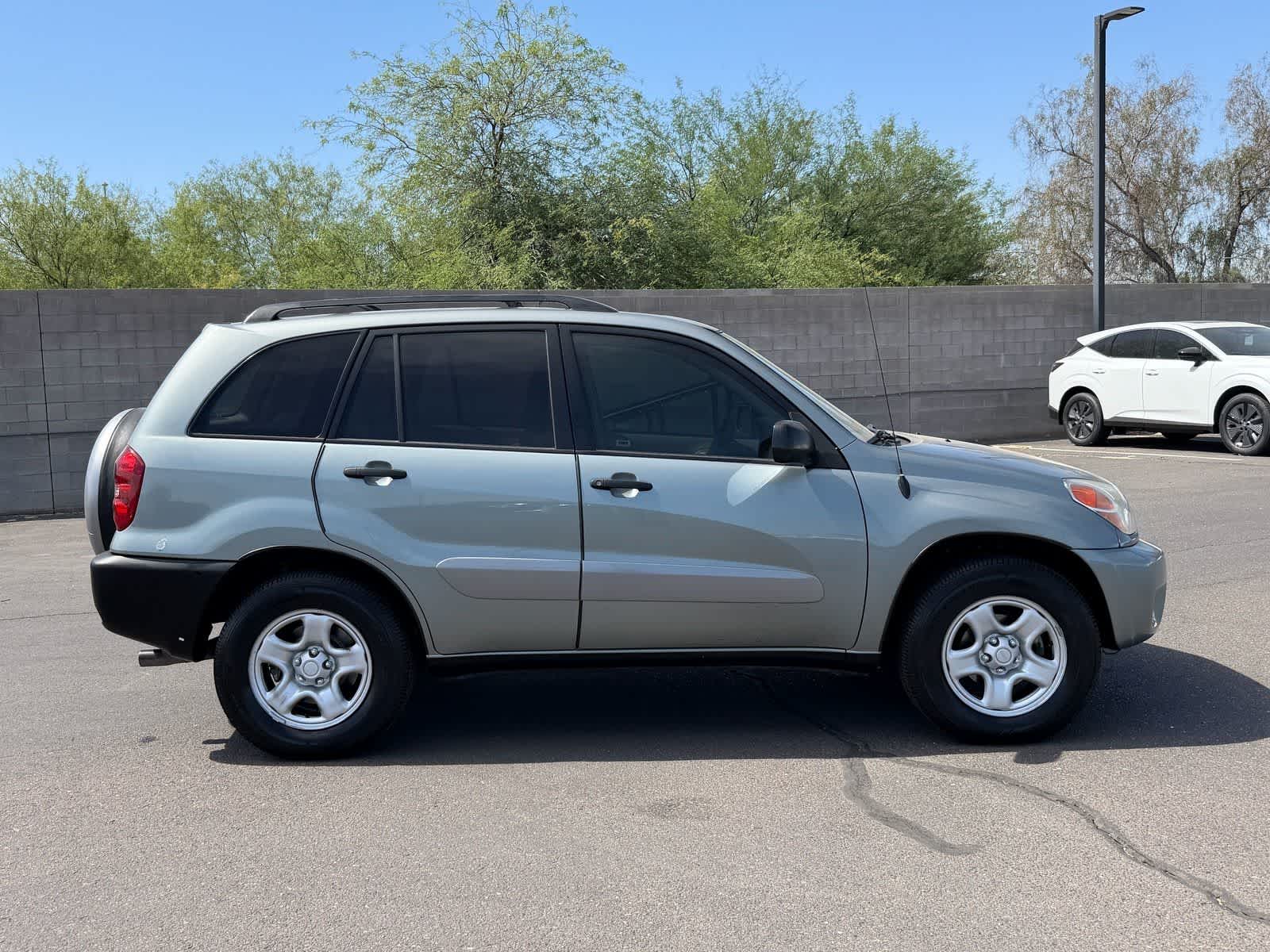 Thumbnail: 2004 Toyota RAV4 - 26