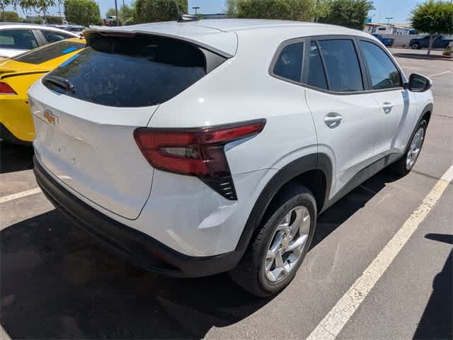 Thumbnail: 2024 Chevrolet Trax - 4