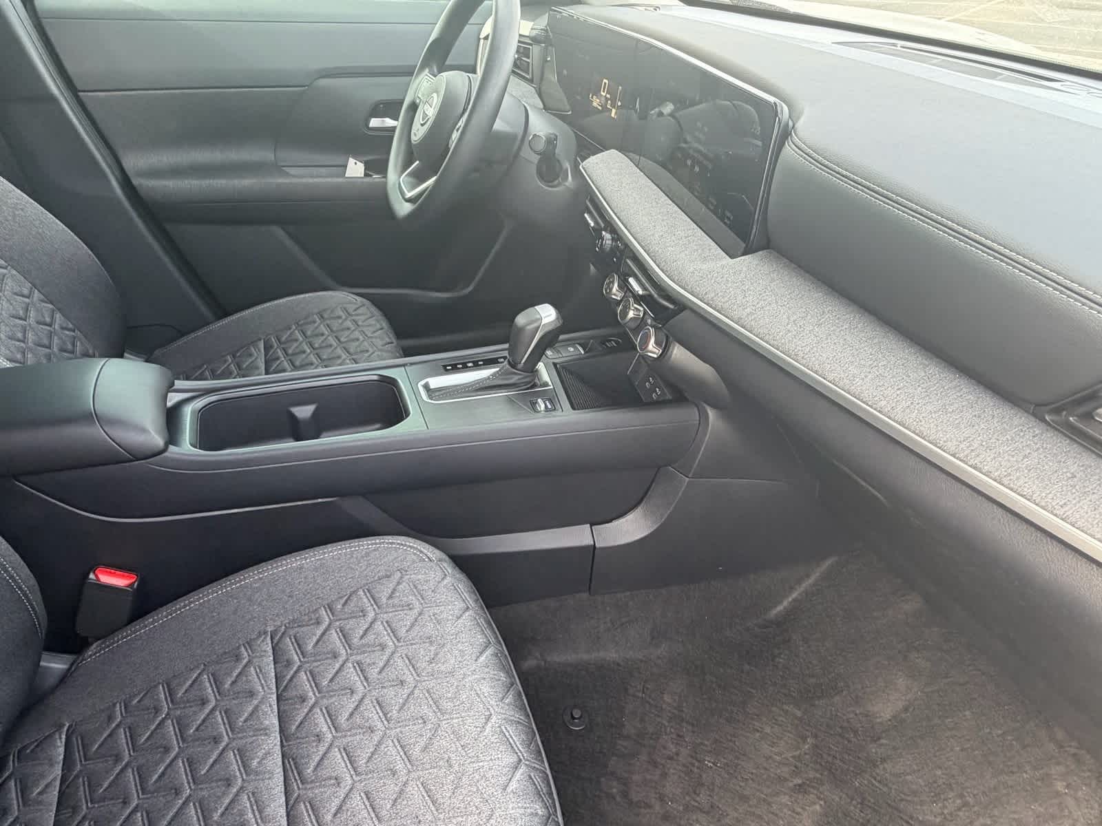 Thumbnail: 2025 Nissan Kicks - 8