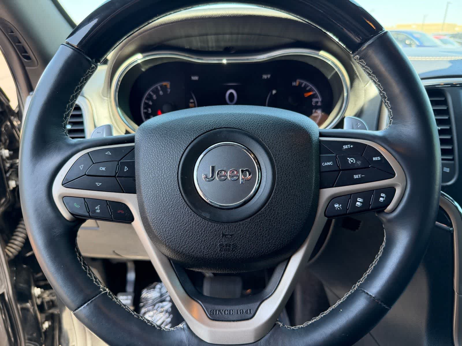 Thumbnail: 2017 Jeep Grand Cherokee - 18