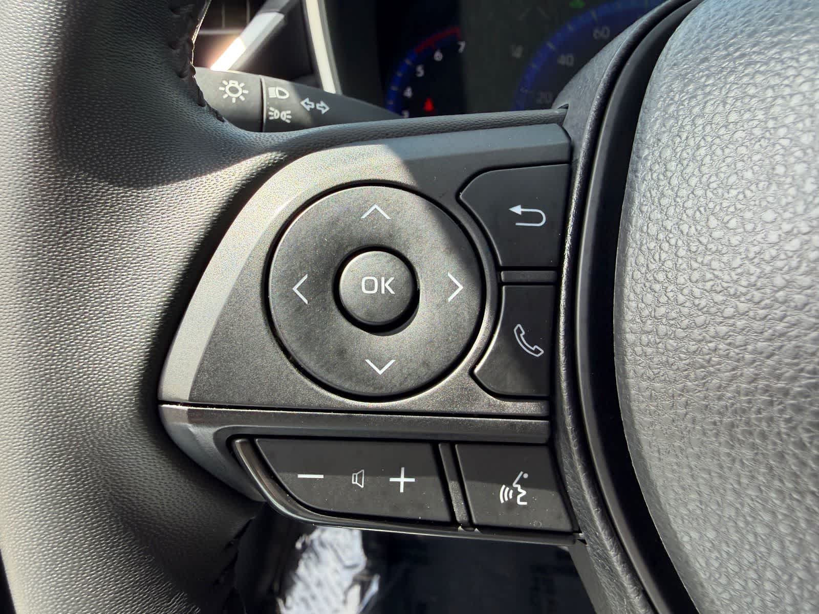 Thumbnail: 2022 Toyota Corolla - 17