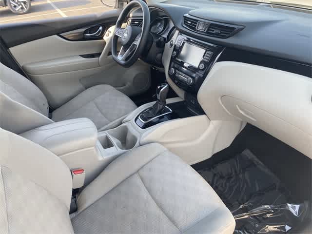 Thumbnail: 2020 Nissan Rogue Sport - 14